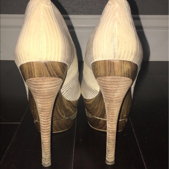 - Jessica Simpson heels - Picture 3 of 4